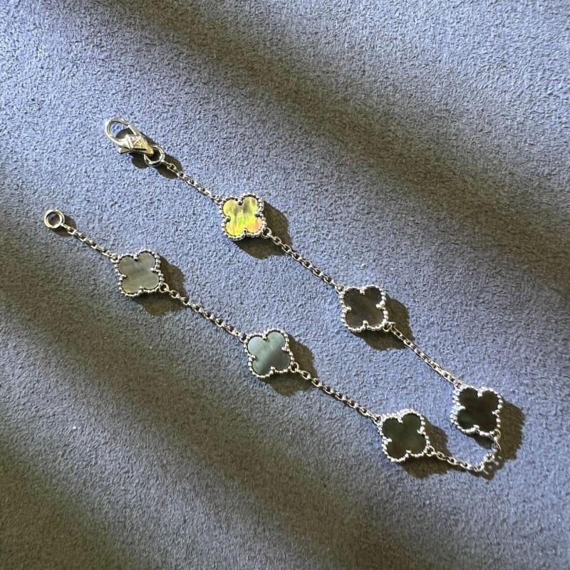 Boutique Vierblättriges Kleeblatt Mini 9mm Sechs Blumen Armband 18k Ins Mode Herren- und Damenarmbänder