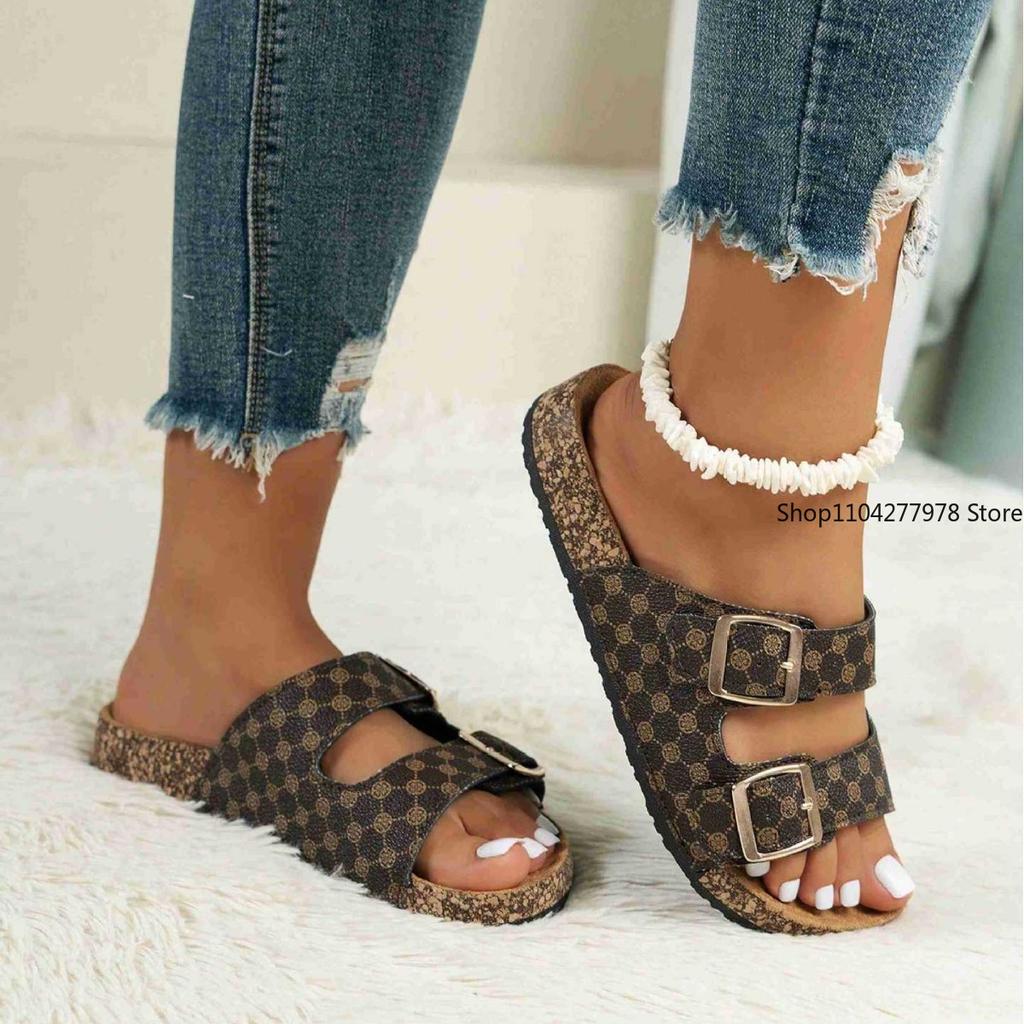 Fashion Plus Size Flat Slippers 2025 Summer Women Flat Casual Shoes Outdoor Square Toe Shoes Fashion Slip on Mules Beach Ladies Slippers