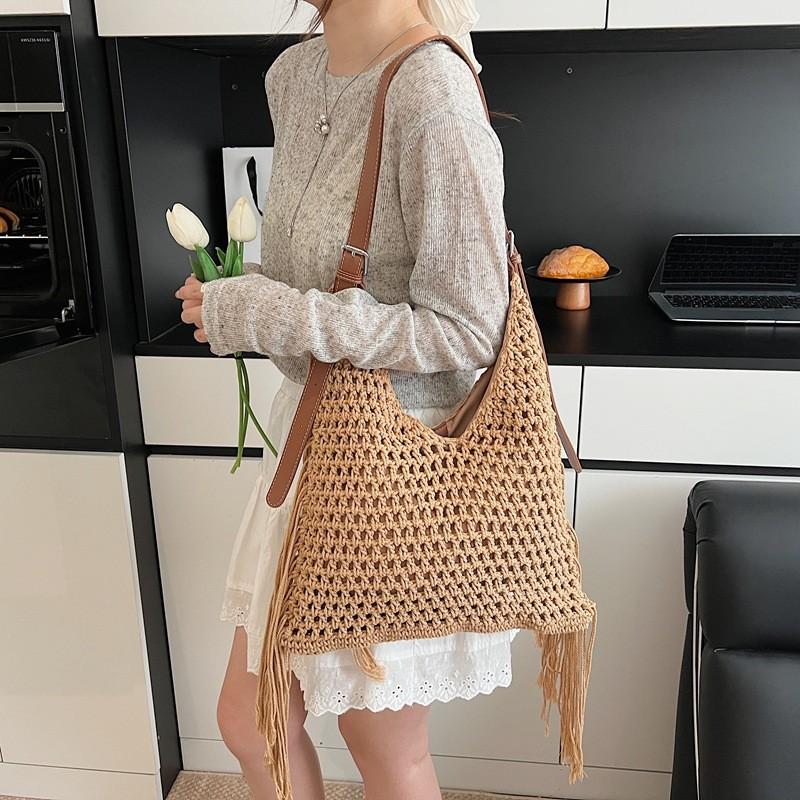 Vintage Style Wicker Handbag With Zipper Inner Pocket For Daily Casual Use