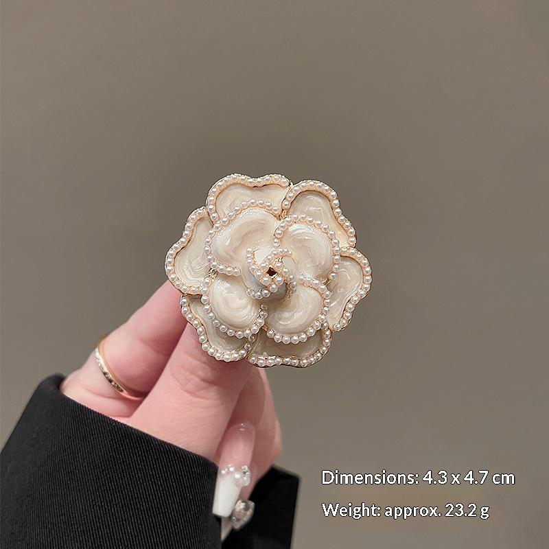 New Niche Retro High-grade Camellia Brooch Exquisite Light Luxury Rose Pin Elegant Suit Fixed Accessories