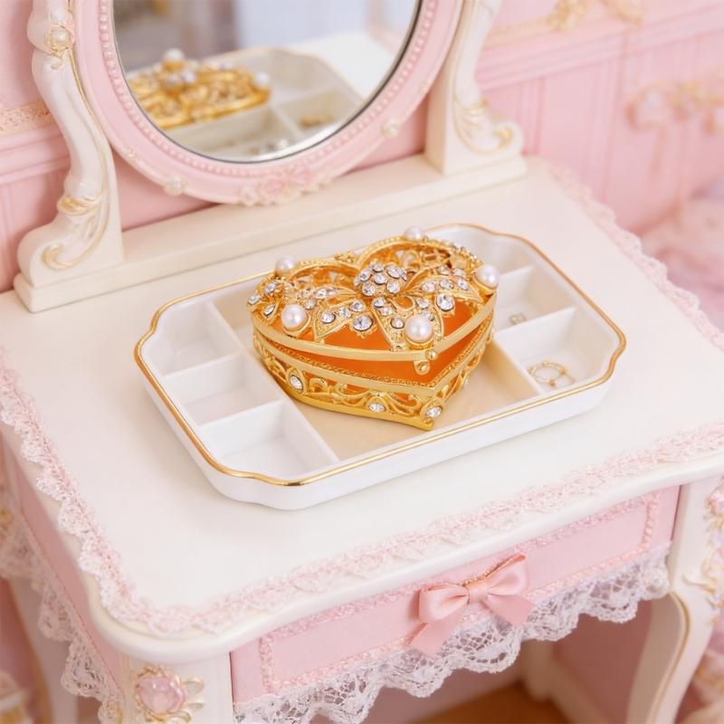 Romance Heart Shaped Metal Jewelry Storage Box Decorated With Diamonds And Pearls