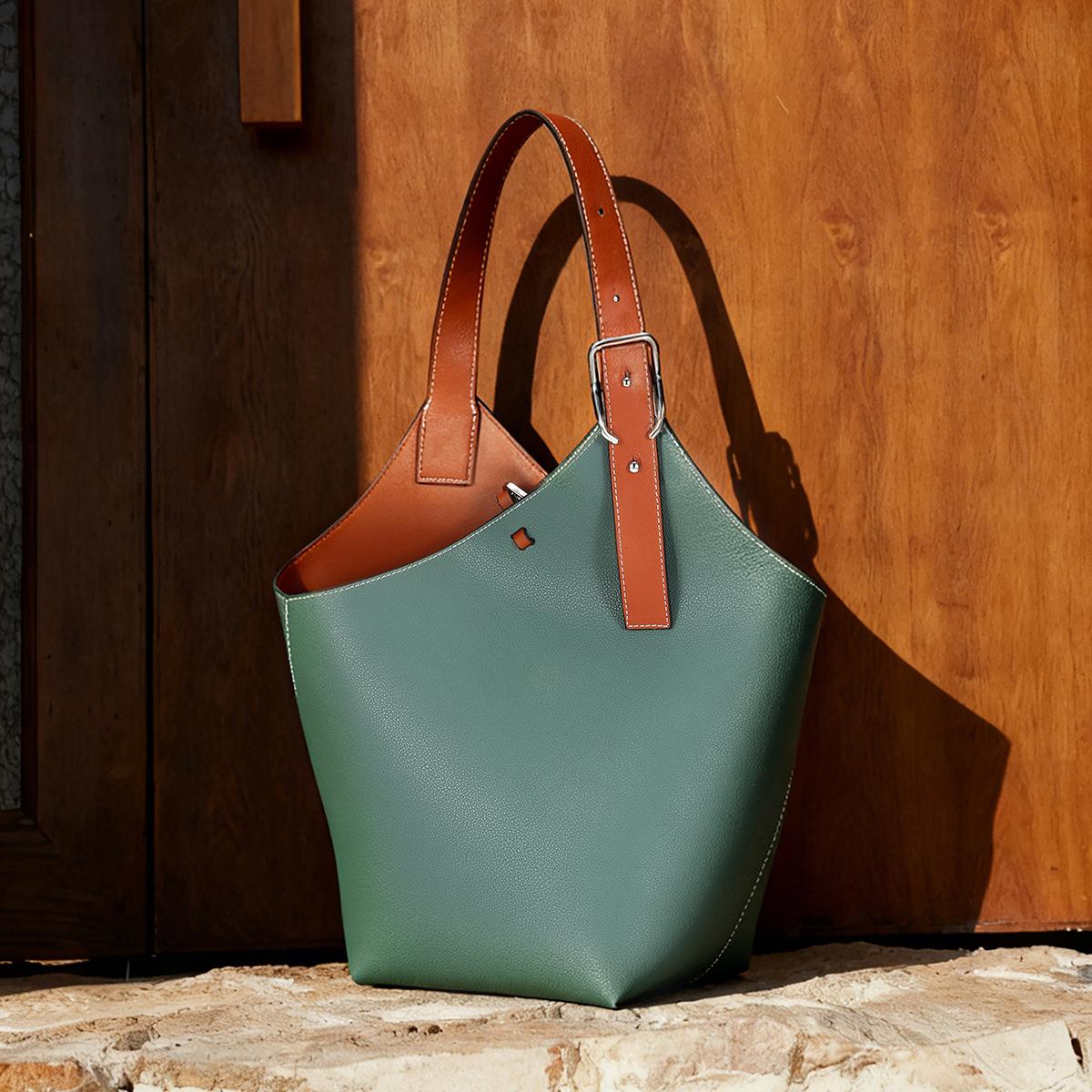 

Early Spring New Handheld Shoulder Bag, Genuine Leather Women s Bag, Korean Luxury, Small Niche, Large Capacity Tote Bag зелёный