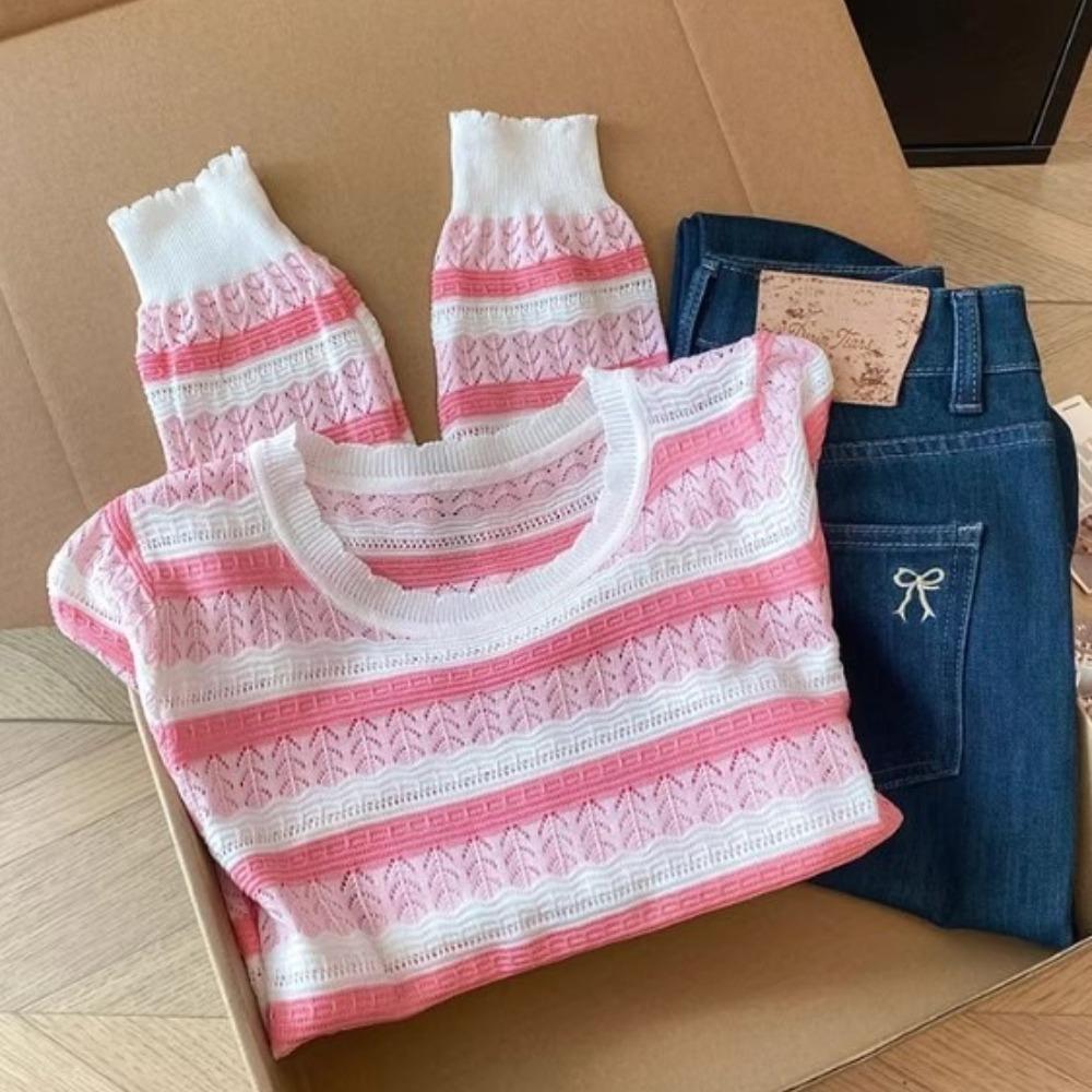 Das neue Herbst-Modedesign mit gestreiftem Strickpullover in Kontrastfarben ist ein einzigartiger und schöner Pullover für Frauen.