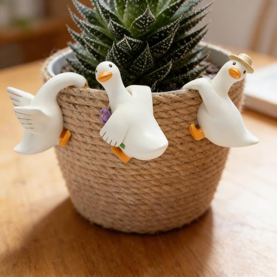 1/3Pcs Duck Pendant Hanging Over Flower Pots Resin Sculpture Outdoor Indoor Figurine Farmhouse Patio Balcony Decoration