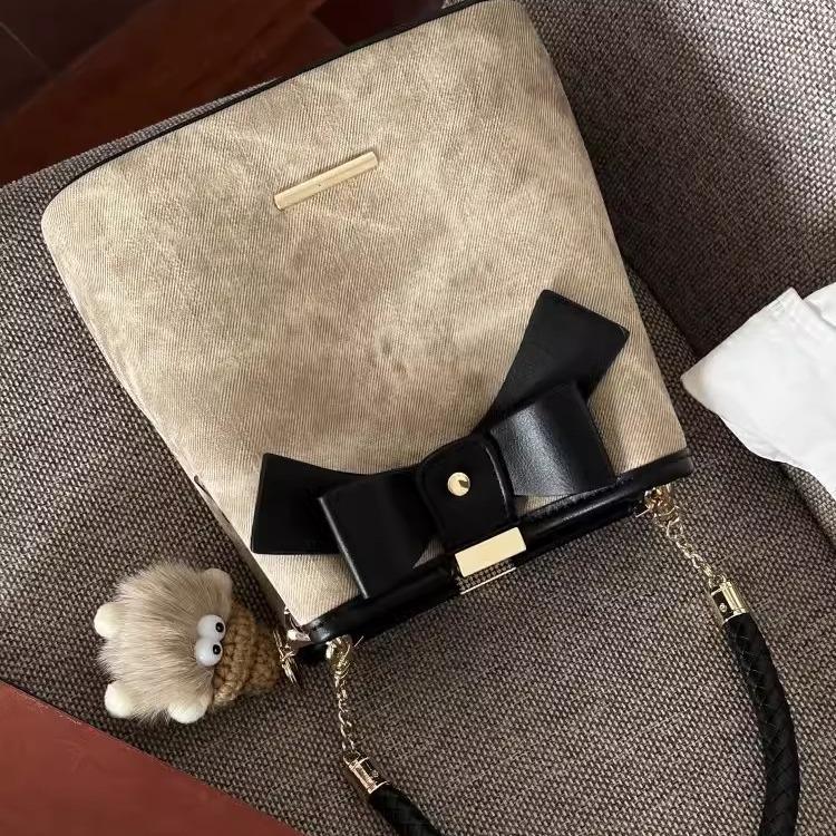 New Retro Literary Bucket Bag for Women's Niche Design High-end Handbag Casual One-shoulder Crossbody Bag