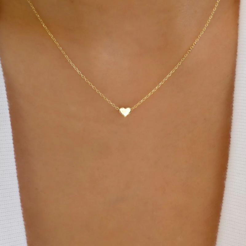 

Metal love necklace European and American simple versatile jewelry women s personality temperament fashion metal peach heart neck