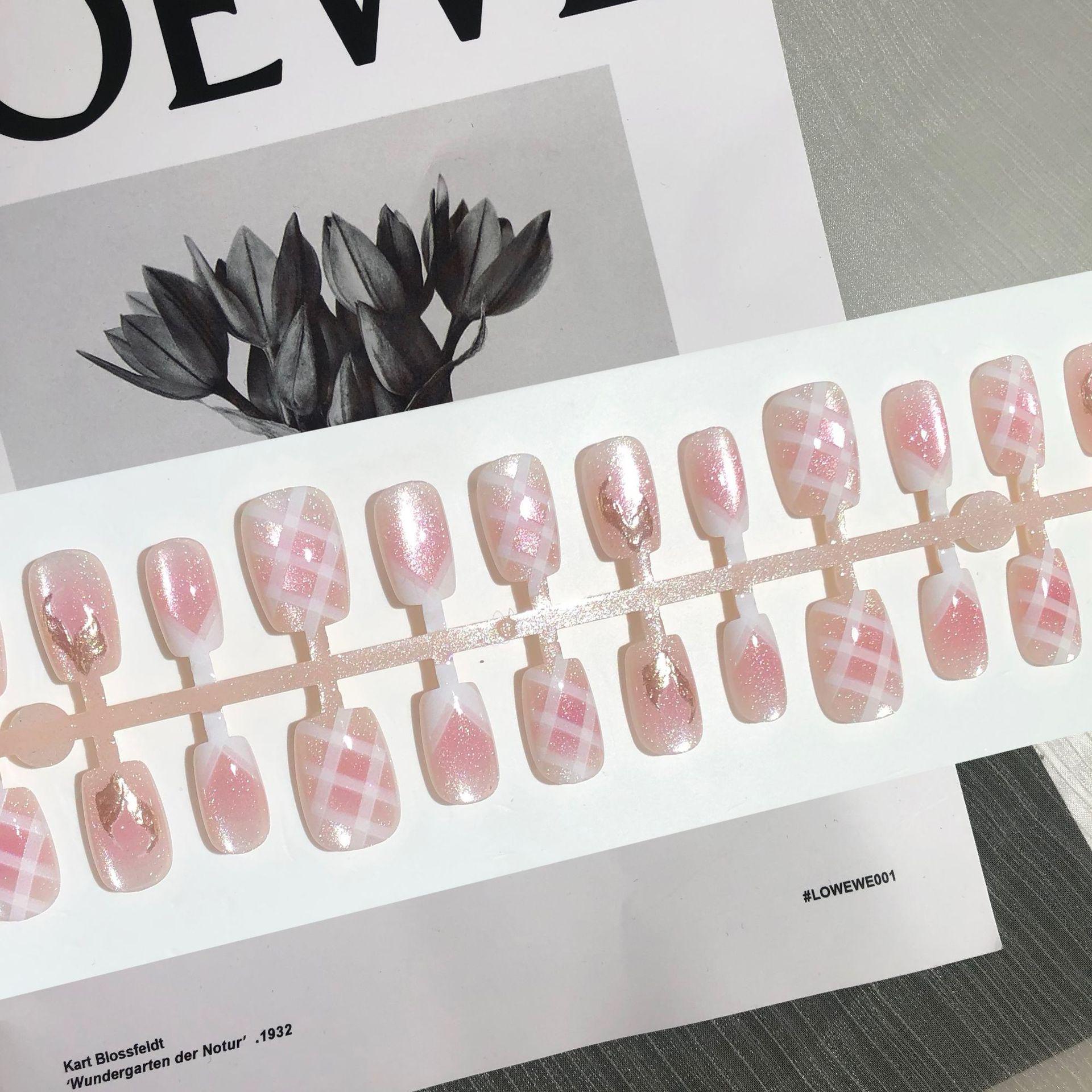 

Plaid 3D Gilded Fishtail Crystal Cat Eye Nails: Pink Pre-Made Nail Tips [30 Pieces]