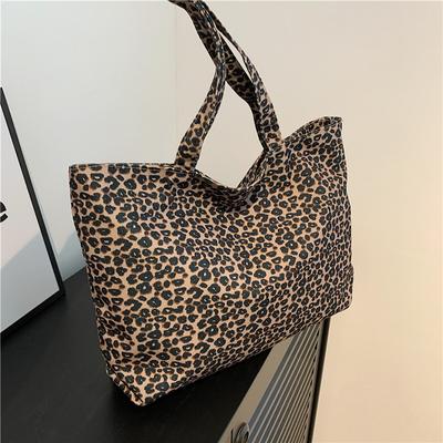 2025 neue leichte und einfache Schultertasche Mode ins Umhängetasche trendiger Leopardenprint große Kapazität Tragetasche Damen
