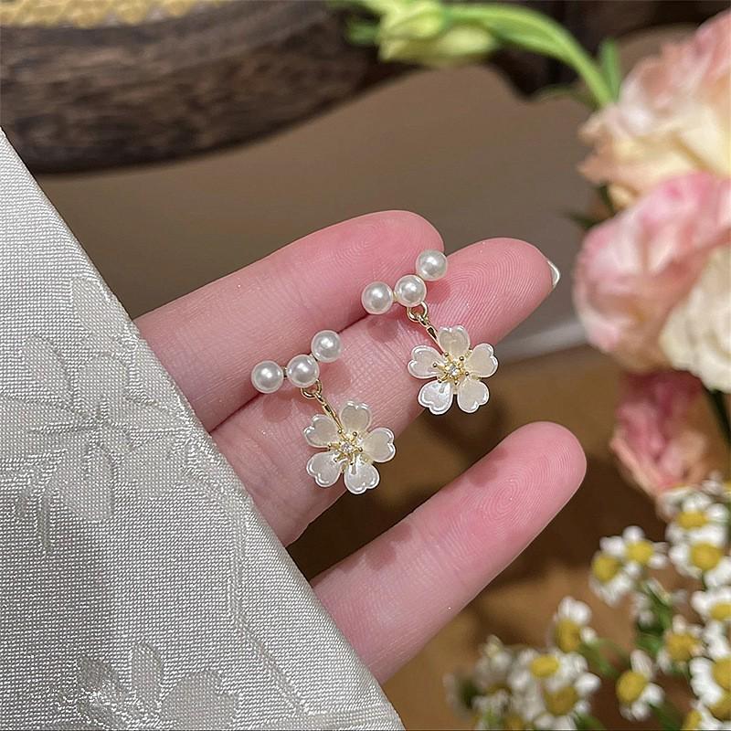 Elegant French Pearl & White Flower Stud Earrings - Sweet, Chic Design for Women