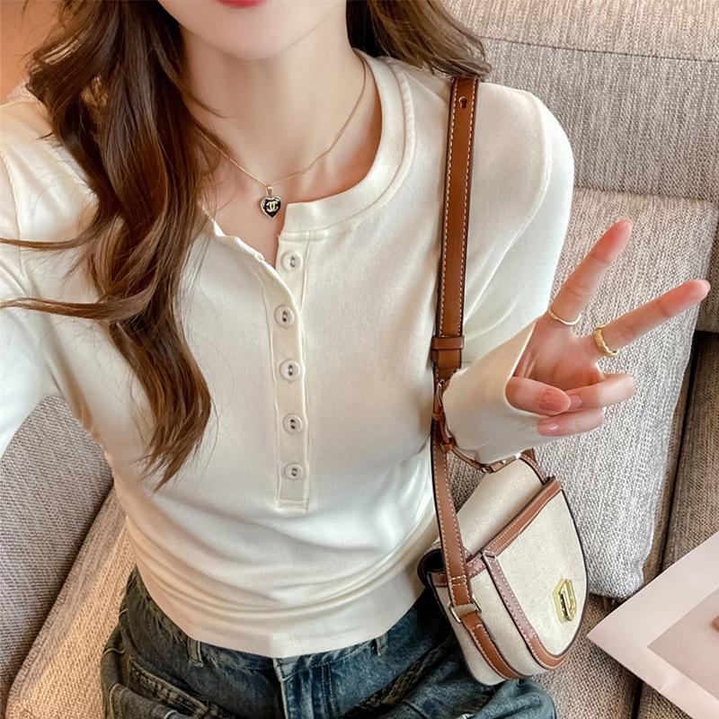 Dámský elegantní top s dlouhým rukávem a kulatým výstřihem slim fit na časný podzim