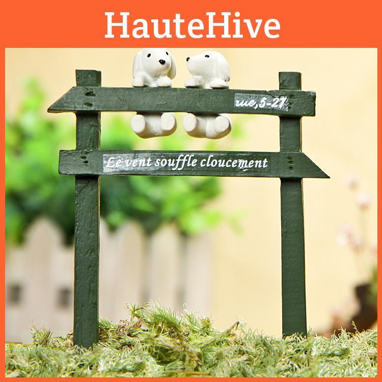 Creative Fence White Dog Scene Mini Model Ornament For Home Decoration And Event Souvenirs