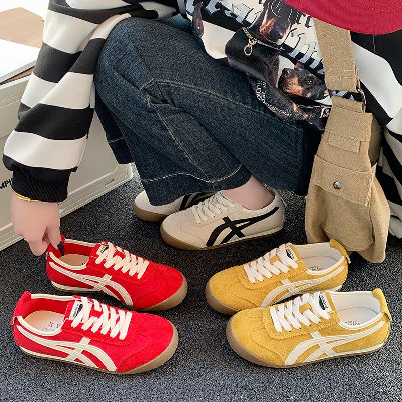 Red Dexun Shoes Women's 2025 New Popular Board Shoes Super Fire Versatile Women's Shoes Flat-soled Sports Shoes Forrest Gump Shoes