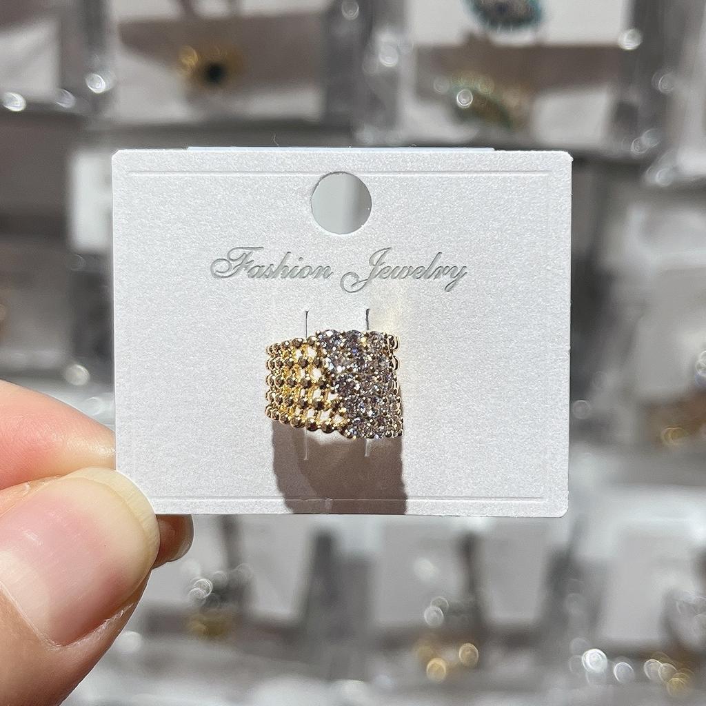 Light Luxury and Sparkling Ear Hole Free Ear Bone Clip, Niche Design, Micro Inlaid Ear Clip, Simple and Versatile Earrings with Temperament