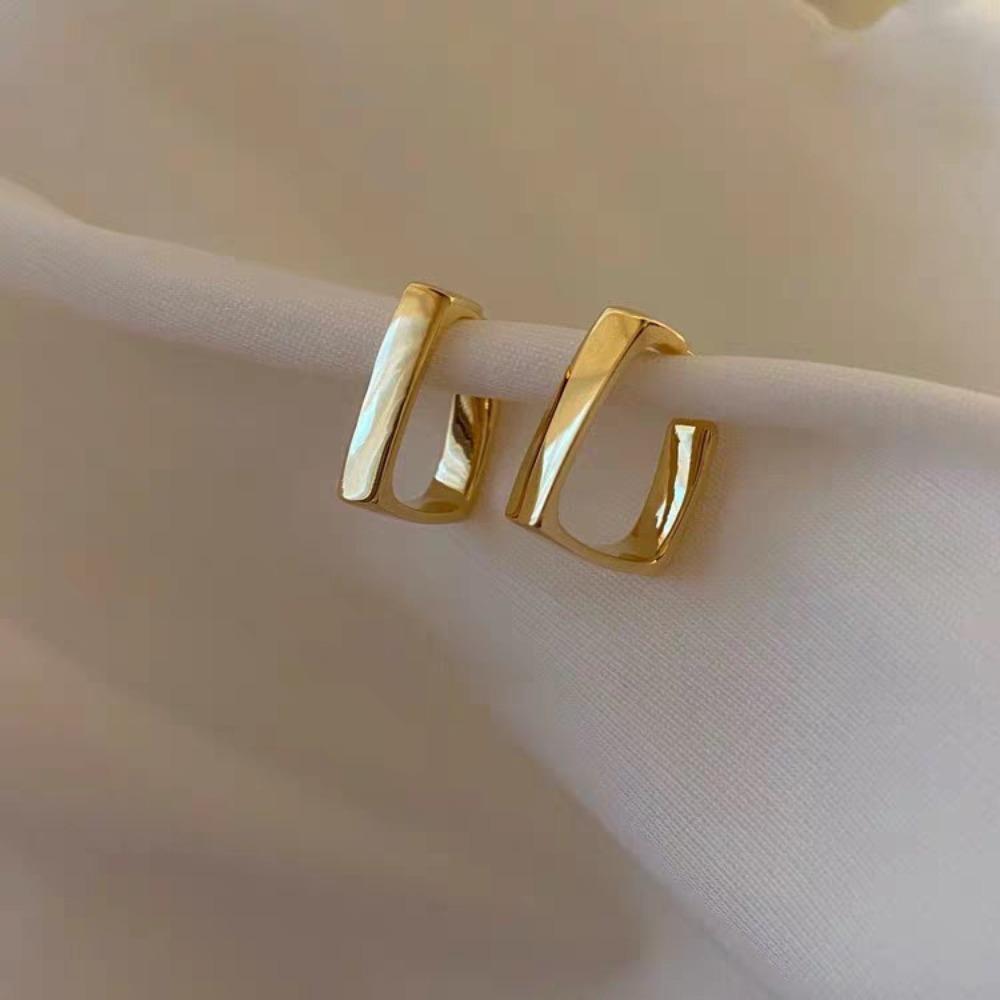 Golden Circle Earrings for Women 2025 New Ear Buckles, Light Luxury, High-end Sensory Ring Earrings, No Need To Pick Earrings When Sleeping