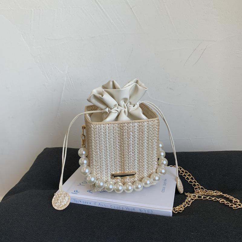 

Summer small bag women s new trendy fashion simple fashion trend pearl portable chain messenger bag бежевый