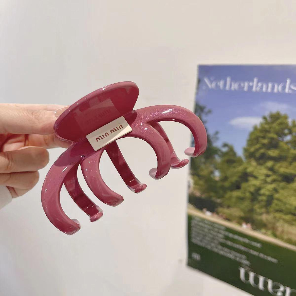 

Акриловая заколка для волос в стиле ретро — большой, простой дизайн в виде акулы для создания изысканного образа