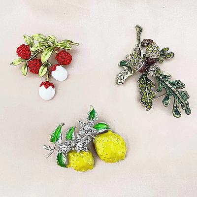 Broche Fruit Citron Épinglette Litchi Accessoires Broche Pommes de Pin Image Peinte Accessoires Vêtements