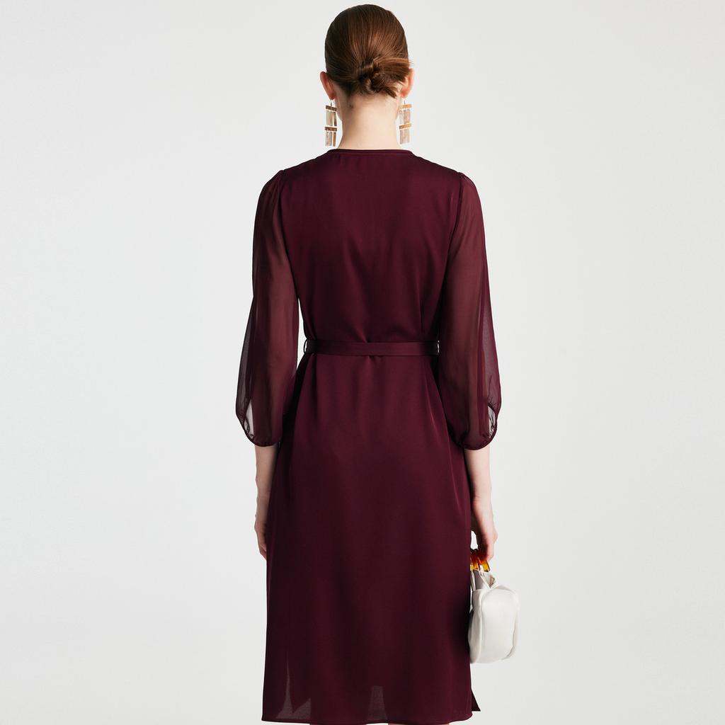 Tranquil luxury and grandeur: Spring and summer round neck cinched waist slimming, simple and elegant mulberry silk micro elastic dress