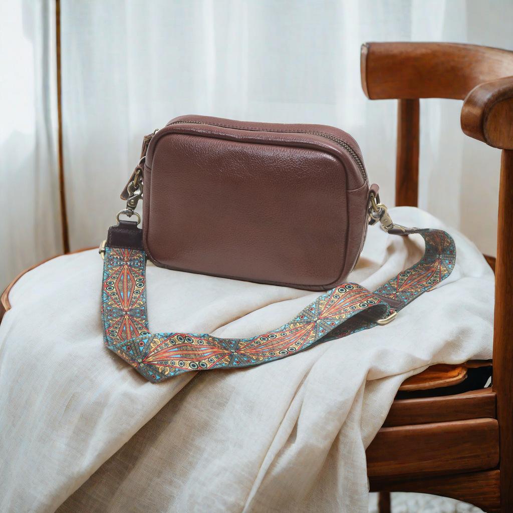 

Johnature Genuine Leather Women Crossbody Bag Retro Pillow Bag Solid Color Soft Cowhide Versatile Shoulder Bag кофейный