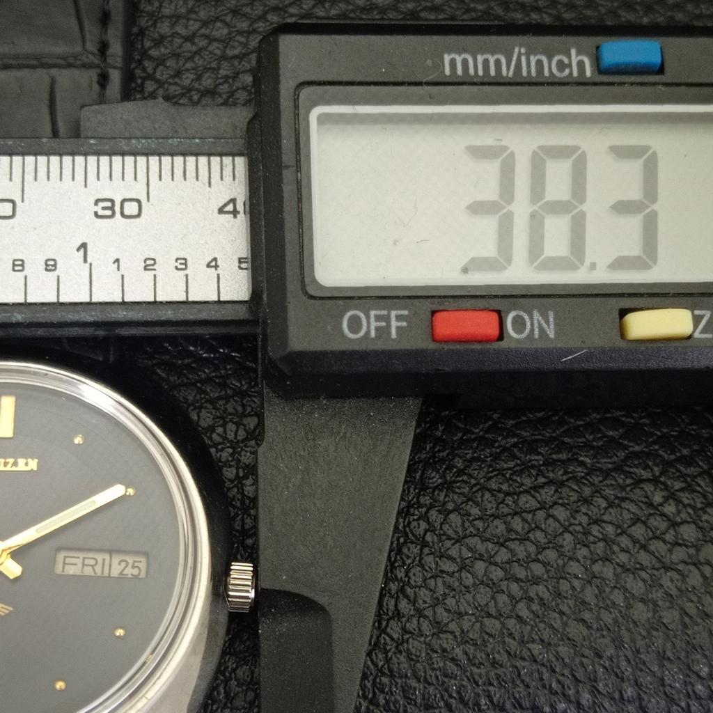 VINTAGE CITIZEN AUTOMATIC 8200 JAPAN MENS BLACK COLOR DIAL WATCH a702741-1 R210-a702741