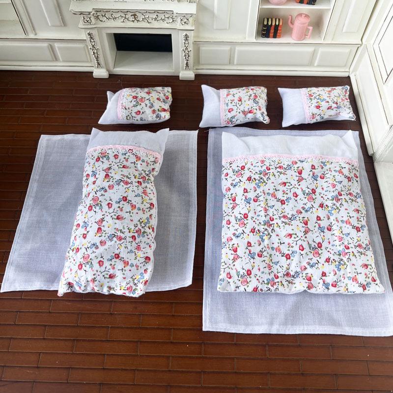 1:12 Dollhouse Miniature Bedding Set 7 Pieces Pillows Bed Sheets Quilt Covers Home Decor Toy Doll House Accessories