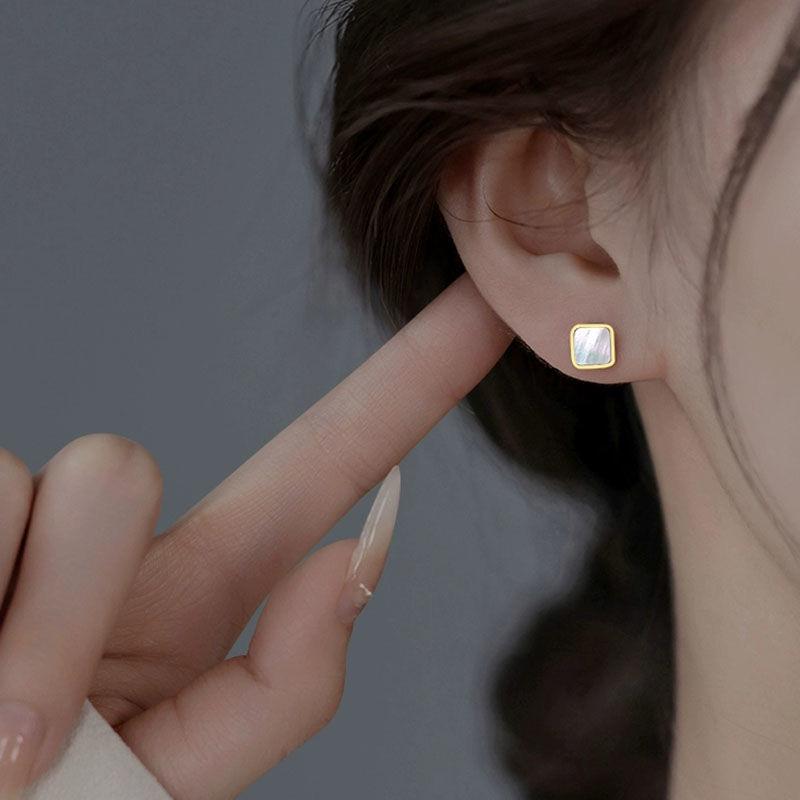 Geometric Square Shell Stud Earrings: 2024 Trendy Versatile Women's Fashion, Light Luxury Style