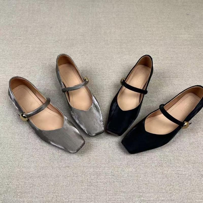 Fashion French Thick-heeled Mary Jane Shoes Are Retro and Versatile, Featuring A Single Leather Strap with A Shallow Mouth