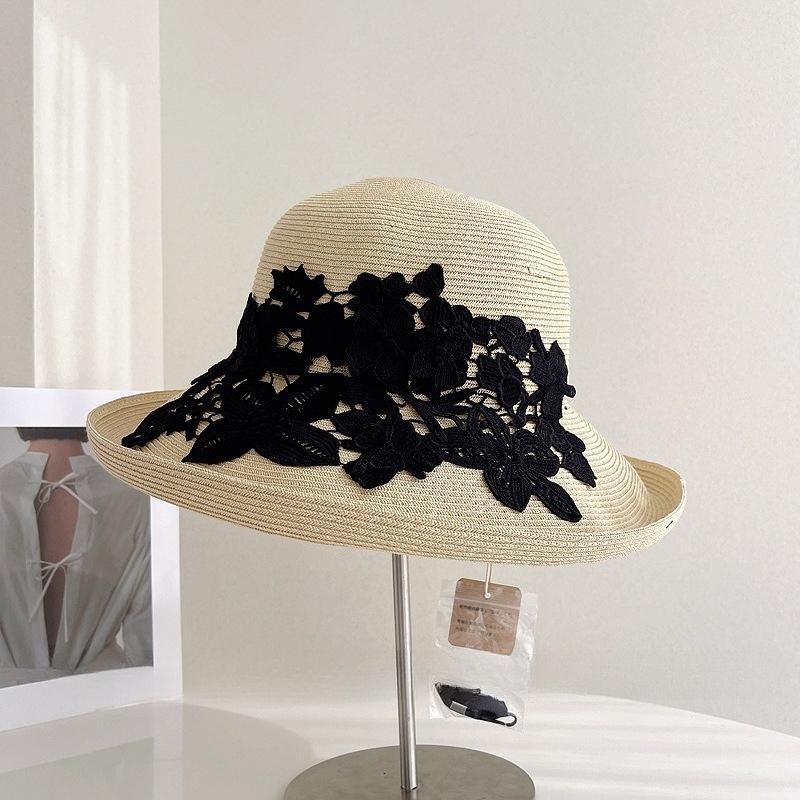 Natural Treasure Grass Hat Women's New 2026 Lace Flower French Elegant Woven Straw Holiday Beach Gift Hat