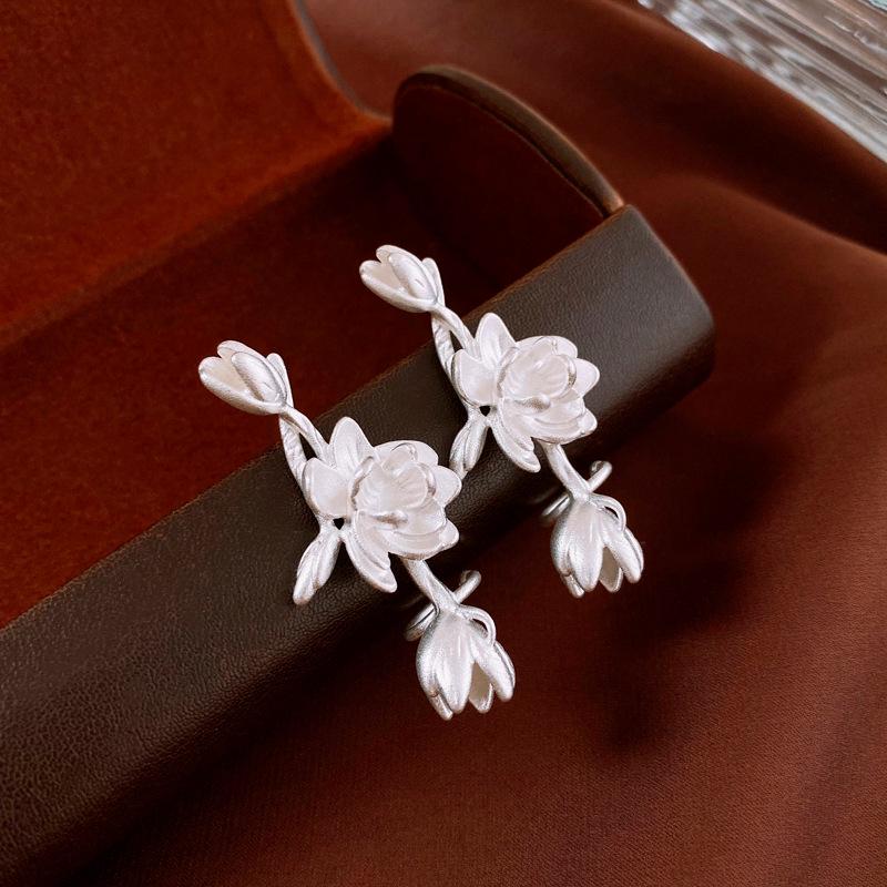 

Lotus Geometric Silver Needle Ear Clips: Elegant Chinese-Inspired Earrings