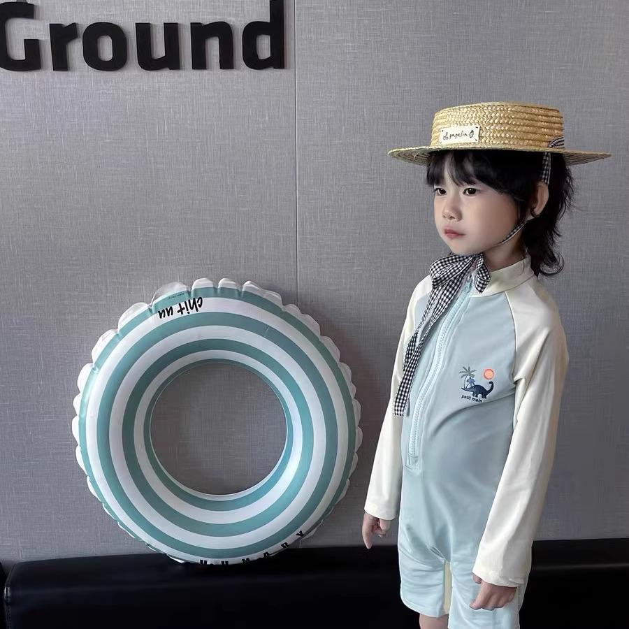 

Kids Long Sleeve One-Piece Swimsuit: Sun Protection, Quick-Drying, Perfect for Beach or Hot Springs 140 (Height ~130cm)