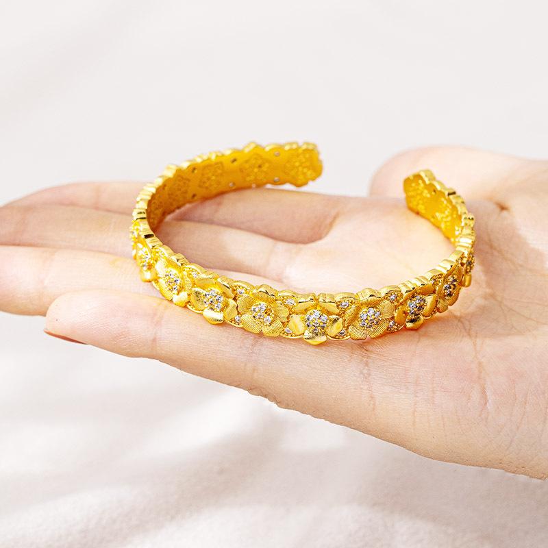 Simple, light, luxurious and high-end flowery open bracelet jewelry bracelet