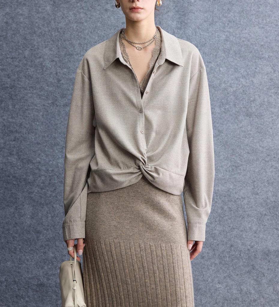 Chemise Lâche Irrégulière Torsadée Patchwork de Dentelle Confortable Respectueuse de la Peau Printemps 2026