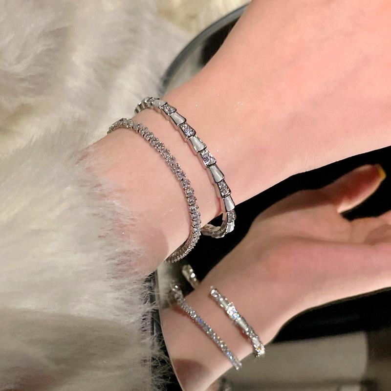 Zirconia Trapezoid Bracelet for Women: High-End Sparkling, Versatile, Exquisite, Stackable Hand Jewelry for Best Friends