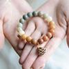 Youlian Natürliches Bodhi-Wurzel-Armband für Männer und Frauen mit Pfirsichholz-Lotus-Anhänger, Farbverlauf Einzelkreis Buddhistische Perlenarmband