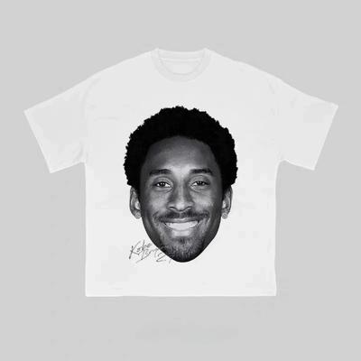 Tricou Portret Kobe Bryant, Tricou Grafic cu Semnătură Alb-Negru, Merchandise Legendă Baschet, Top Casual Moale Unisex, Cadou Ideal pentru Fani