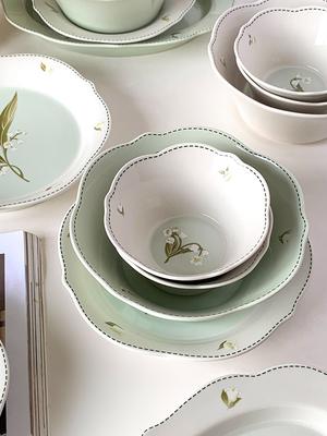 Zestaw naczyń Ceramiczny nieregularny kształt Japoński styl ins prosty seria konwalii zastawa stołowa Kombinacja domowa Wysokiej klasy