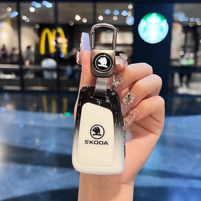 AAAJG1 Car Remote Key Case Cover Protector Holder Shell For For Skoda Octavia 3 Fabia A5 A7 Superb Karoq Kodiaq Keychain Accessories