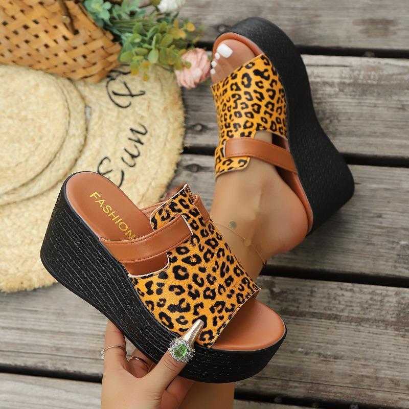 Summer 2025 New Plus-size European and American Style Leopard Print Wedge Heels Thick-soled Fashionable Flip-flops for Women