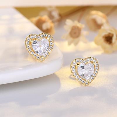 Elegantes Brincos de Prata Esterlina S925 com Tarraxa e Corações Cravejados com Zircônias - Joias da Moda Frescas para Mulheres.