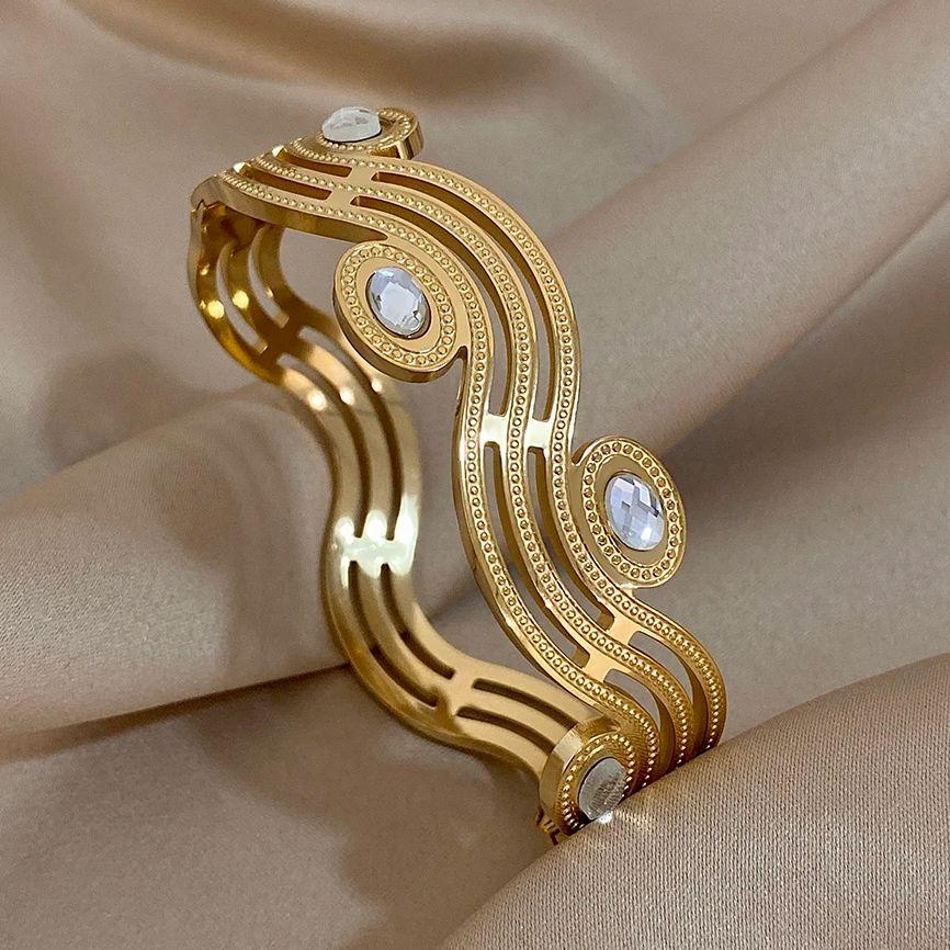 Vintage Wave Twisted Stainless Steel Cuff Bangles Bracelets for Women Charm Rhinestone Gold Plated Bracelet Waterproof Jewelry