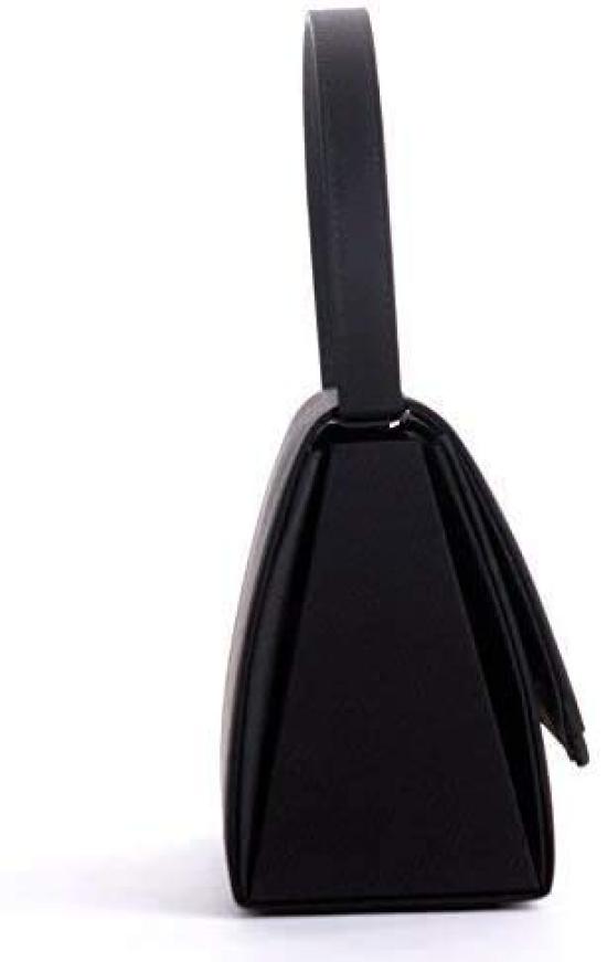 Made in Japan, this black formal bag features a water-repellent design and a large gusset. Perfect for weddings, funerals, and other formal