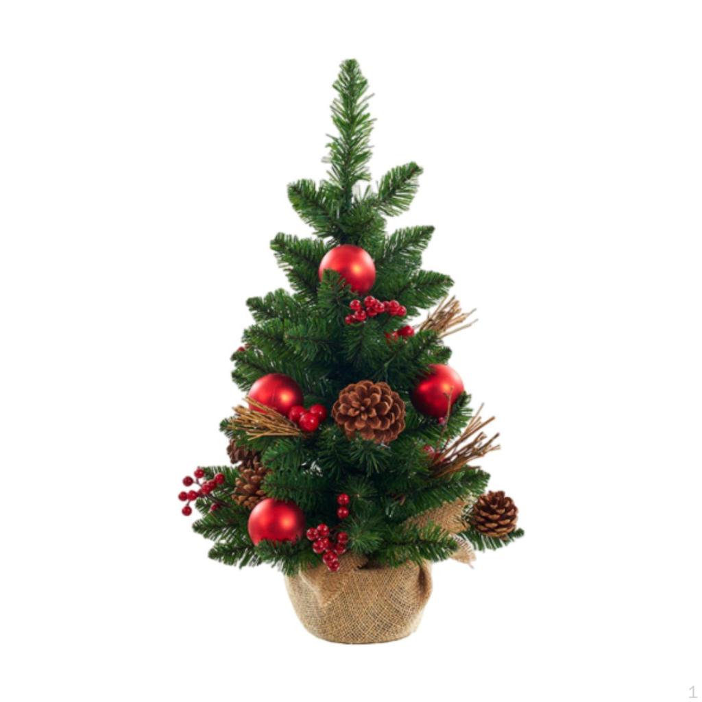 Slavnostní mini vánoční stromek s bobulemi a šiškami