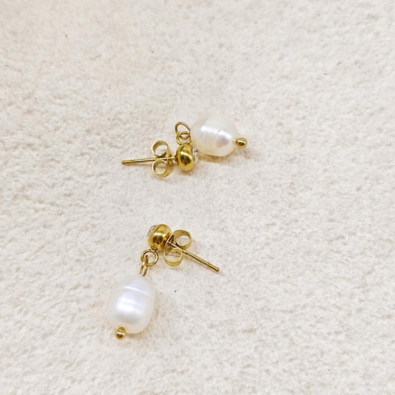 French Romantic 18k Gold-Plated Pearl Earrings - Elegant and Versatile Stainless Steel Design for Women