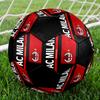 Pallone da Calcio AC Milan Tema Taglia 5, Adatto Sia per Partite Indoor che Outdoor, un Regalo Adatto a Tutti.