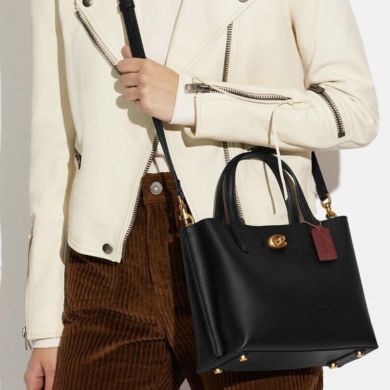 Coach Willow 24 Turn-lock Zipper Double-layer Pebbled Leather Bucket Bag Tote Bag Tote Bag Shopping Bag Hand-held Crossbody Bag Medium Women's Black