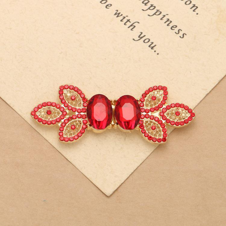 

1 Pair Luxurious 6 Colors Cardigan Alloy Sweater Clip for Women Sweater Blouse Shawl Clips Shirt Collar Accessories