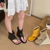 2025 sommar nya koreanska versionen av personliga tåsandaler dam ihåliga mångsidiga tå svala stövlar mode korta stövlar