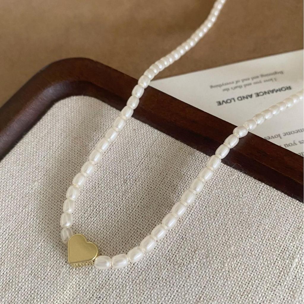 Collana con Cuore Dorato e Perle Francese - Choker Elegante, Design Dolce e Versatile a Catena per la Clavicola