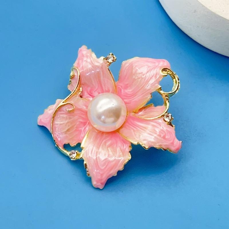 Flower-shaped Pearl Brooch for Women - Elegant, Luxurious, High-end, Waist-revealing Pin with A Pressed Closure
