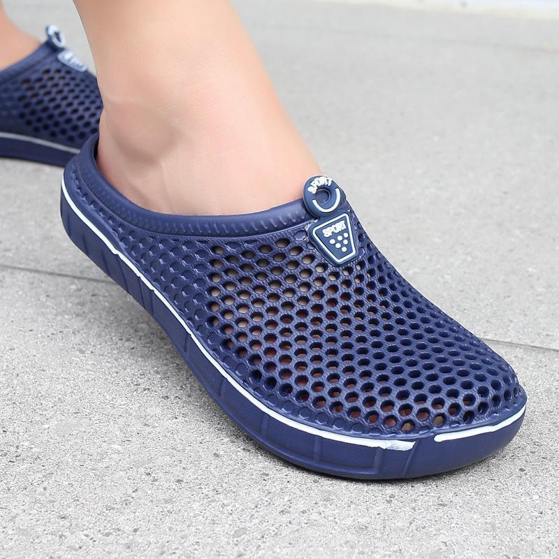 607 Summer New Outdoor Beach Shoes Personalized Lazy Cool Slippers Couple Breathable Hole Shoes One Piece 2025